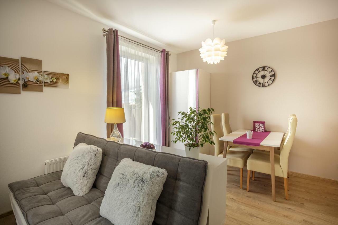 Luxurious, Lovely And Romantic Apartment In Tábor Buitenkant foto